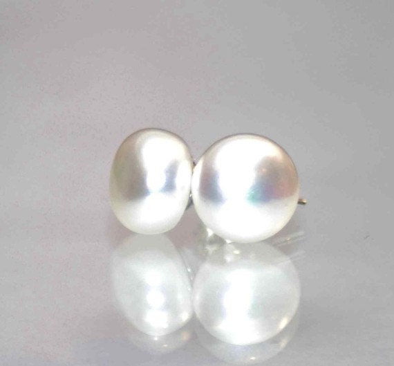 AAA 8.0-8.5mm 925 Sterling Silver Round White Freshwater Pearl Stud Earrings