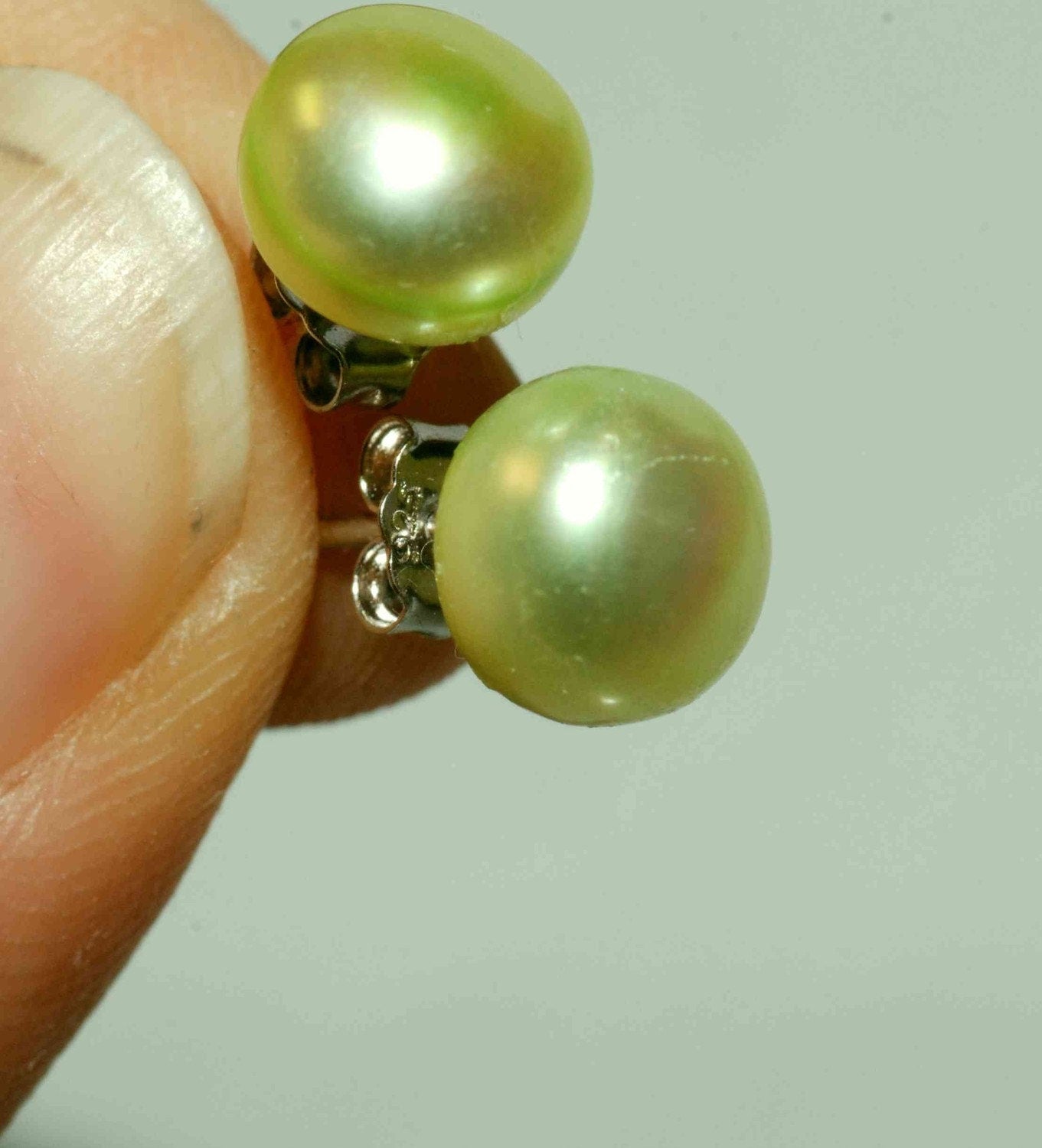 AAA 7.5-8mm 925 Sterling Silver Round Apple Green Freshwater Pearl Studs