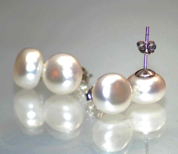 AAA 8.0-8.5mm 925 Sterling Silver Round White Freshwater Pearl Stud Earrings