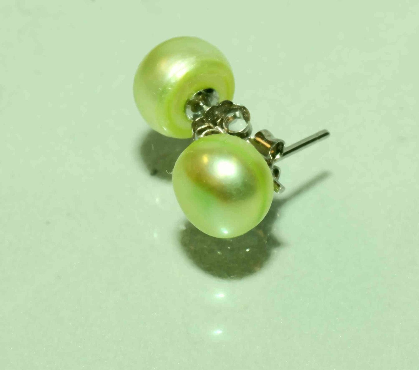 AAA 7.5-8mm 925 Sterling Silver Round Apple Green Freshwater Pearl Studs
