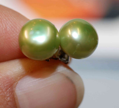 AAA 8.5-9mm 925 Sterling Silver Round Grass Green Freshwater Pearl Studs