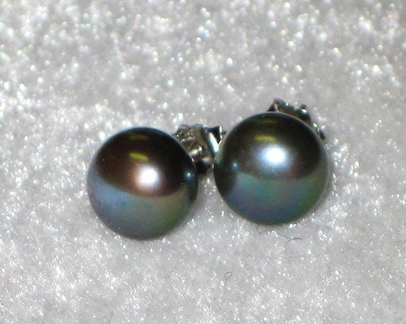 AAA 7.5-8.0mm 925 Sterling Silver Round Peacock Green Freshwater Pearl Stud Earrings