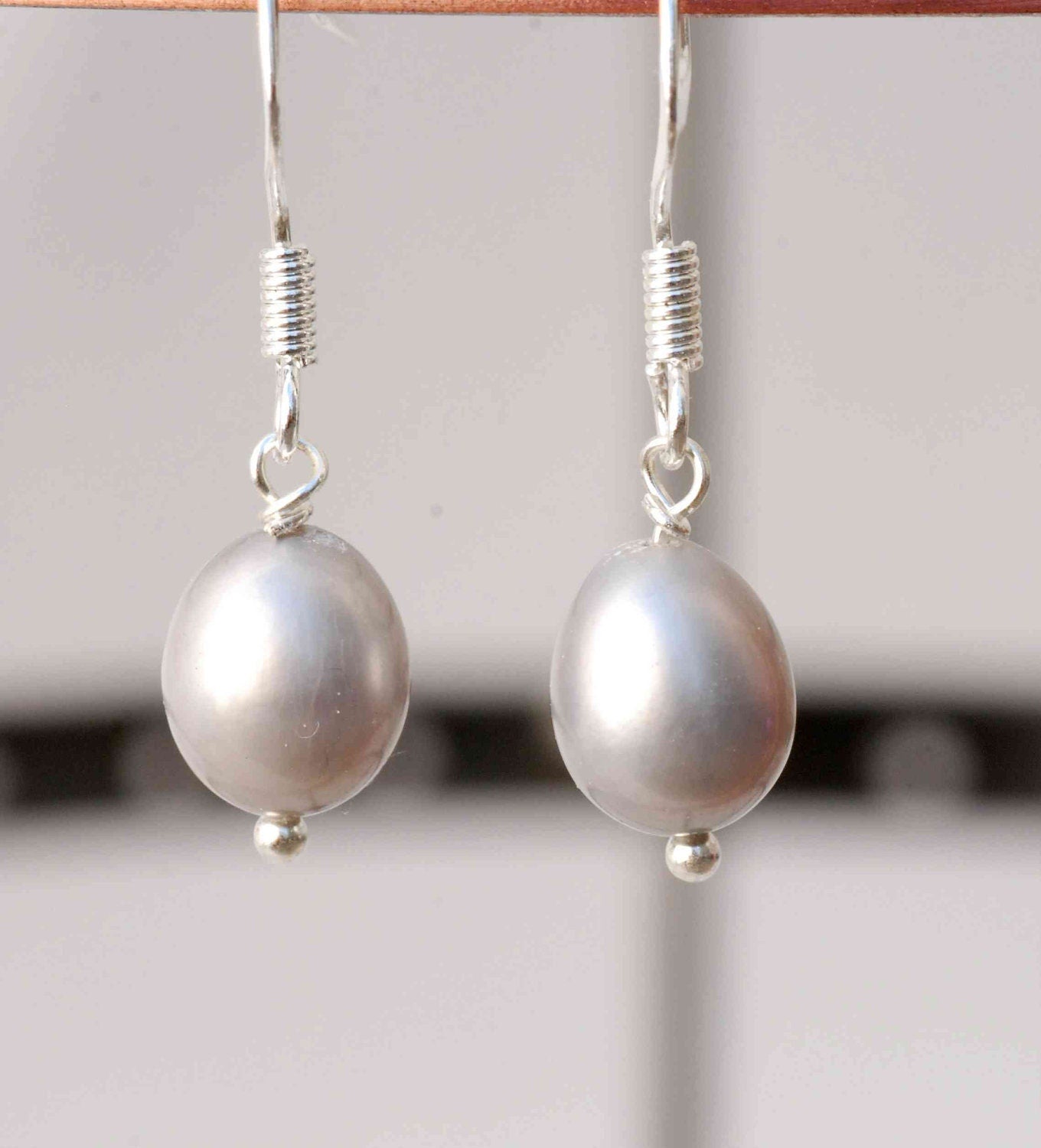 8.5-10mm 925 Sterling Silver Oval White Freshwater Pearl Dangle Earrings
