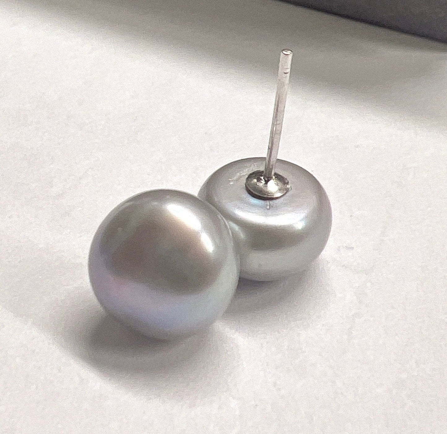 AAA+ 10-10.5mm 925 Sterling Silver Round Metallic Silver Grey Pearl Stud Earring