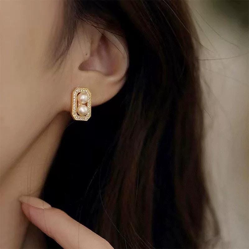 AAA 9.5mmX14.5mm 14k Gold-Filled Round Pearl White Freshwater Studs