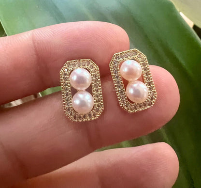 AAA 9.5mmX14.5mm 14k Gold-Filled Round Pearl White Freshwater Studs