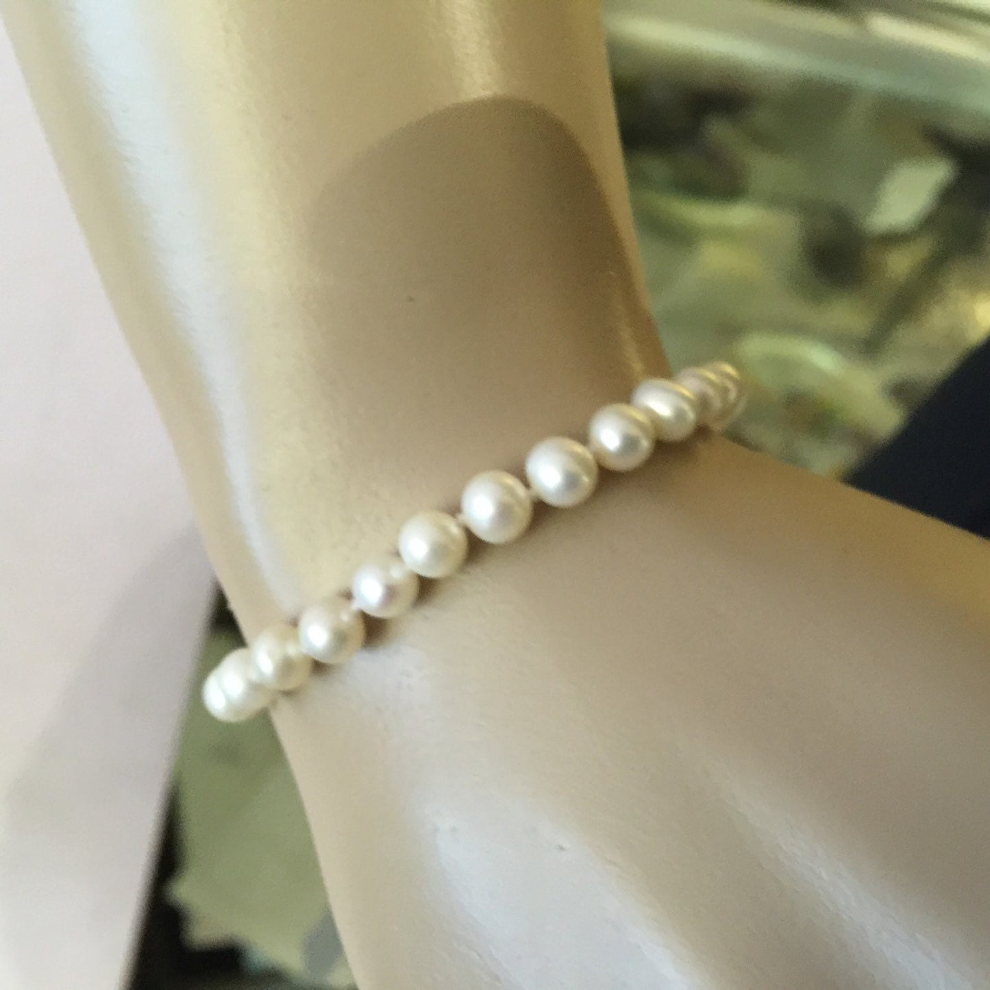 5-6mm Round Ivory White Freshwater Pearl Bracelet